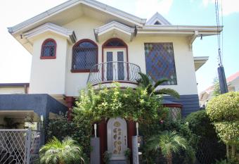 IRPM N-A#15 Exclusively designed 2-storey VILLA, PRIVATE jacuzzi and children s portable pool and a 5-star ResortClubHouse has Balcony rooms