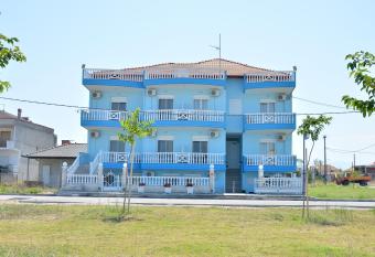 Hotel Paris has Balcony rooms
