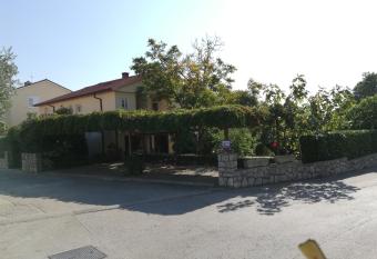 Guest House Krk Town Centre has Balcony rooms