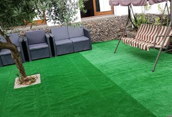 Carrer Esparreguera allows 18 year olds to book a room