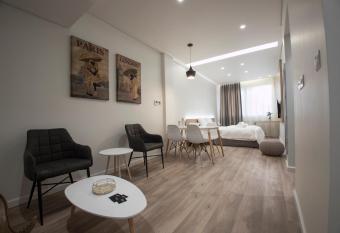 Ornament Suites, Nilie Hospitality MGMT has Balcony rooms