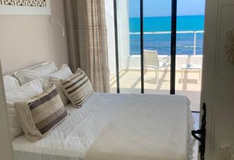 Dar Corniche La Marsa (Adults Only) allows 18 year olds to book a room