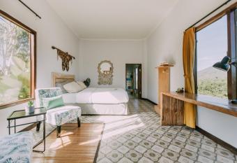 Bukit Lalang Agricultures has Balcony rooms