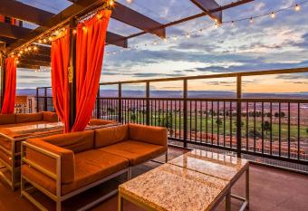 Best Western View of Lake Powell Hotel allows 18 year olds to book a room