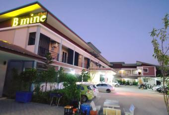B mine Surin has Balcony rooms