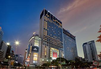 Lotte Hotel Seoul allows 18 year olds to book a room