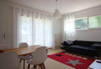 La Bernaudine has Balcony rooms