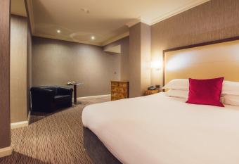 The Victoria Hotel allows 18 year olds to book a room