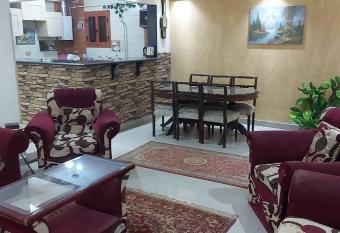                         has rooms with a private hot tub