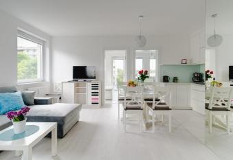 ApartamentyPrzyMorzu Bli  ej Morza z 3 sypialniami has Balcony rooms