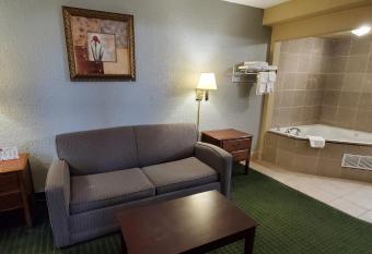 FairBridge Inn & Suites has rooms with a private hot tub