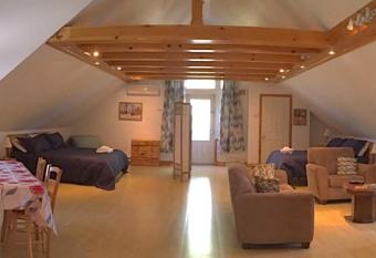 Aux petits oiseaux allows 18 year olds to book a room