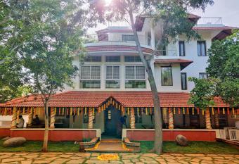 Sun Farm House has Balcony rooms