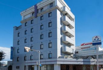 Suzuka Royal Hotel allows 18 year olds to book a room