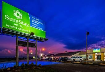 SureStay Hotel by Best Western Higginsville has Smoking rooms