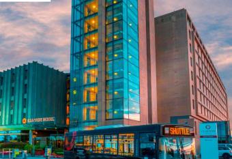 Clayton Hotel Dublin Airport allows 18 year olds to book a room