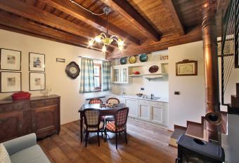 Agriturismo Malabaila allows 18 year olds to book a room