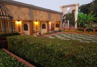 Homestay Travel Guest House has Balcony rooms