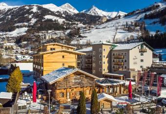 AlpenParks Hotel MONTANA has Balcony rooms