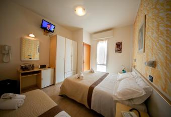 Hotel Petrarca allows 18 year olds to book a room