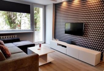 Sleep4you, Zielona G  ra allows 18 year olds to book a room