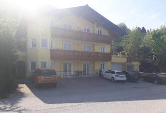 Apartment Sonnblick has Balcony rooms