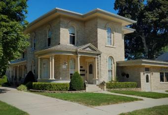 Ha Whitney Inn allows 18 year olds to book a room
