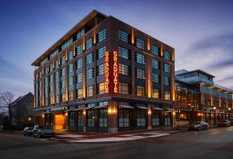 Graduate by Hilton Bloomington has Balcony rooms