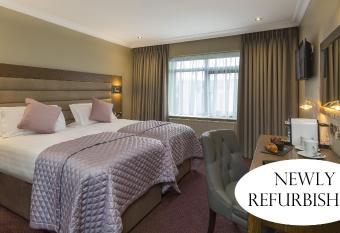 Limerick City Hotel allows 18 year olds to book a room