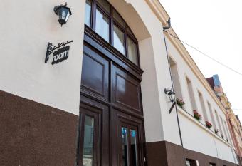 F  nyes Vinorium has Balcony rooms