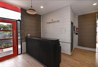 Super OYO Townhouse 183 Function Inn Near Chaudhary Charan Singh International Airport allows 18 year olds to book a room