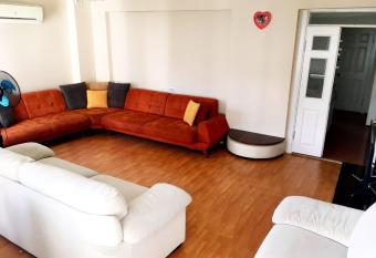 ANTALYA Deluxe Urlaub, Ferienwohnung, Holiday Apartment,                                      in Lara allows 18 year olds to book a room