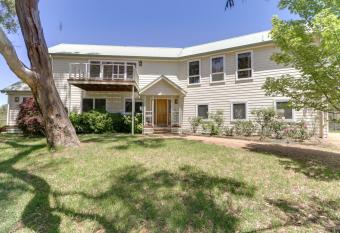 Foreshore has Balcony rooms