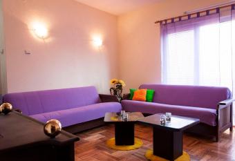 Goldy Hostel allows 18 year olds to book a room