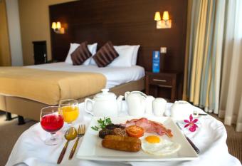 White Sands Hotel allows 18 year olds to book a room