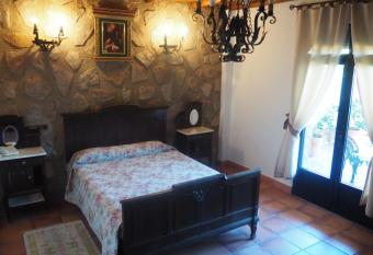 Hotel Rural El Convento allows 18 year olds to book a room