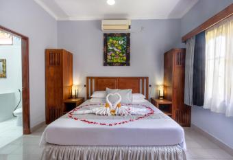 Bon Nyuh Bungalows has Balcony rooms