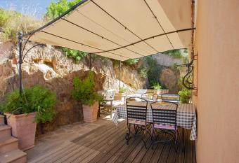 coustelline has Balcony rooms