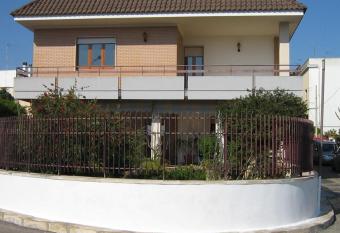 B&B Casa Letizia Appartamento al piano terra has Balcony rooms