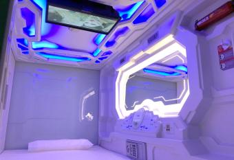 izZzleep Aeropuerto Terminal 2 allows 18 year olds to book a room