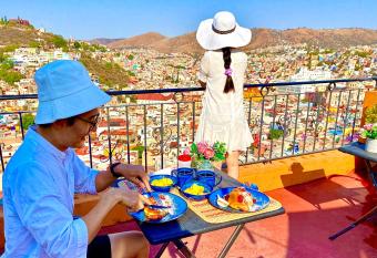 Casa Rofo has Balcony rooms