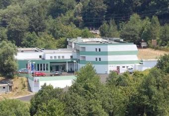 Hotel Seasons has Balcony rooms