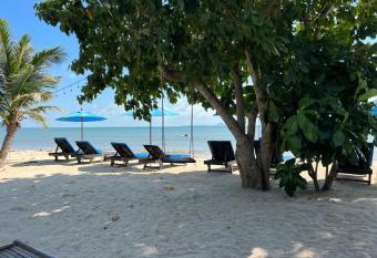 CheeVa Beach Resort has Balcony rooms