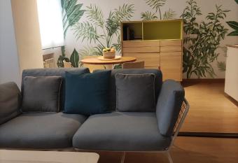 Leon Riverside Flat allows 18 year olds to book a room