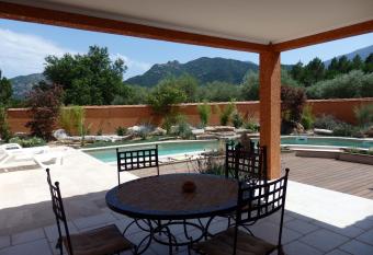 Villa SOREDE allows 18 year olds to book a room