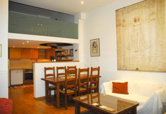 Luxurious Loft with Jacuzzi has rooms with a private hot tub