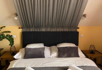 Barackvir  g Vend  gh  z has Balcony rooms