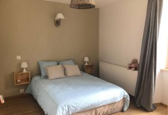 La cabine de Loire has Balcony rooms