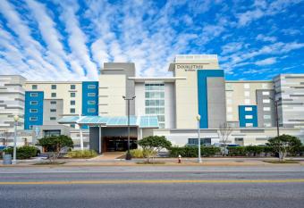 DoubleTree by Hilton Virginia Beach Oceanfront South has Balcony rooms
