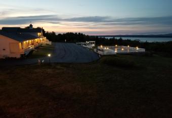 Acadia Ocean View Motel has Balcony rooms